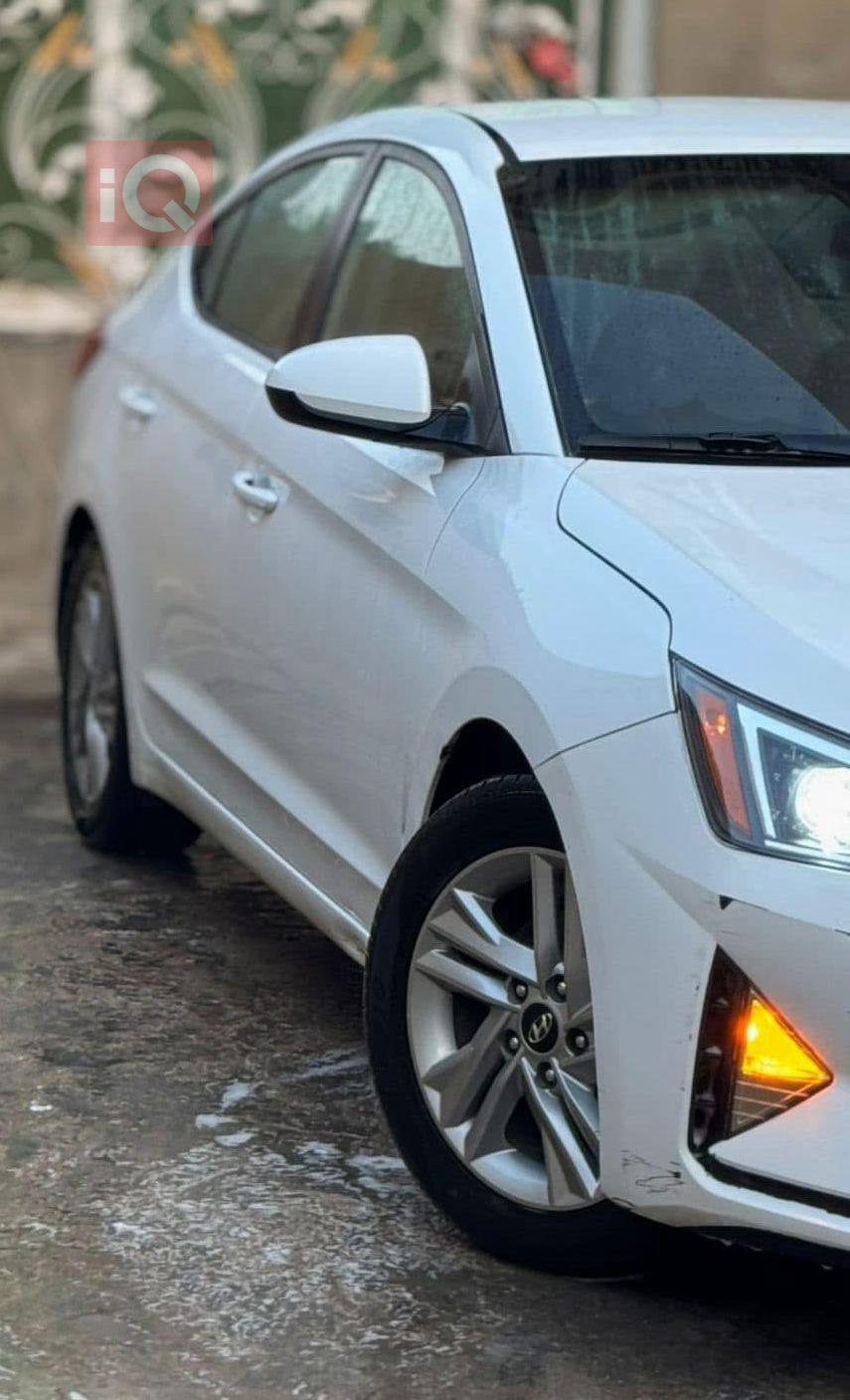 هیوندای ئەلەنترا